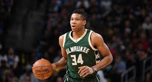 Ο δις mvp του nba πήγε χθες το απόγευμα στην παλιά του γειτονιά και μοίρασε μεγάλες ποσότητες τροφίμων σε ανθρώπους που τα έχουν ανάγκη. To Sxolio Toy Giannh Antetokoynmpo Gia To Ntermpi Newspao