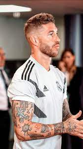 Weitere ideen zu fussball, sergio ramos, sergio ramos frisur. Pin By Robin Fruhwirth On Sr 4 Mens Haircuts Short Mens Hairstyles Short Haircuts For Men