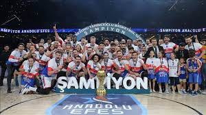 Anadolu efes, thy avrupa ligi dörtlü final organizasyonunun şampiyonluk maçında 30 mayıs pazar günü i̇spanya temsilcisi barcelona ile. Anadolu Efes Ends Successful Season Lifting 2 Cups Turkish News