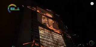 Chilam留言：「習慣把情緒收藏起來 但當聽到某串音符 唱著某句歌詞 感情還是會毫無防備的蹦跳出來… 壓抑想淌淚的眼 但沙吹進眼令我極甚為難」。 Yd1kgfxxp9p2fm