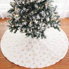 Relevance lowest price highest macy's northlight golden tone sequined scalloped christmas tree skirt with gold sateen trim. Fengrise Christmas Tree Skirt Decorations 48 Inches White Faux Fur Gold Snowflake Tree Skirt Rustic Large Tree Xmas Ornaments For Christmas Party Holiday Home Decor Indoor Outdoor Buy Online In Antigua