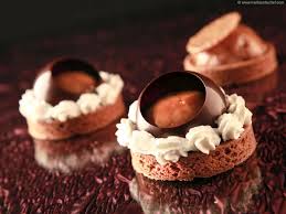 Tartelette Aux Pommes Facon Speculoos Et Dome En Chocolat Recette Dome Chocolat Tarte Pomme Chocolat Tartelettes Aux Pommes