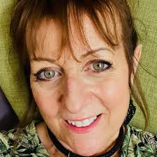 Anyone recommend anywhere thats good at doing eyebrows? Can make them look  fuller when they are sparse. Mine need a sort out. TIA