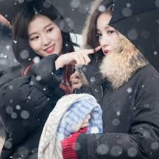First Snow With Twice As We Know The Fallen Snow Just Help Them Look More Perfect Twice Once Kpop Girl Kpop Girls Heartwarming Photos Korean Girl Groups