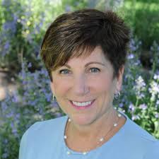 Michele Morris's Instagram, Twitter & Facebook