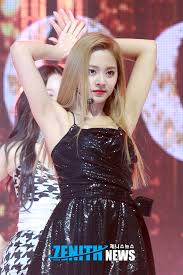 For the group's feel special comeback mv, tzuyu donned this gorgeous floral dress and looked like a living doll! Twice Tzuyu Feel Special Showcase Compilation Kpoparmpit