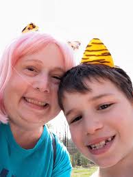 Hi, everyone! How are you? Okay, random question, I started my own small  business teaching skin care & color with Mary Kay And, part of my training  is to treat 30 women