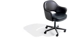 An ergonomic desk chair without armrests might be preferable if you're looking for a lighter, more flexible computer chair. Saarinen Executive Arm Chair With Swivel Base Knoll