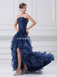 Tra gli abiti da sposa colorati 2020 abbiamo visto prevalere maggiormente cromie intense, come quelle del blu navy, rosso e dell'immancabile black. Abiti Da Sposa Colorati Blu Blog Miamastore