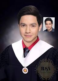 GRADUATION PICTURE PHOTO EDIT❗❤️ Less Hassle, Selfie lang Pwede na!  ✔️Guaranteed clear ang printout hindi pixelated. Available Toga  ✓Kindergarten ✓ Elementary ✓ Highschool ✓Senior High ✓ College ✓ Masters  ✓Filipiniana/Barong ✓Formal Attire/ID