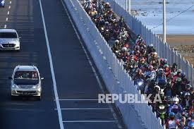 Keputusan larangan mudik sebelumnya disampaikan presiden joko widodo saat membuka rapat terbatas hari ini. Khofifah Kebijakan Larangan Mudik Sebagai Upaya Proteksi Republika Online