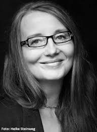 Die Nacht war bleich, die Lichter blinkten: Roman : Braslavsky, Emma:  Amazon.it: Libri