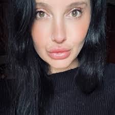 Carla Moseley's Instagram, Twitter & Facebook