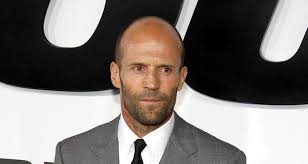 Talksport reckons there is an agreement in place between ronaldinho and chelsea but that the clubs now need to agree a deal. Jason Statham Das Vermogen Des Britischen Schauspielers 2019 Jason Statham Britische Schauspieler Schauspielerei