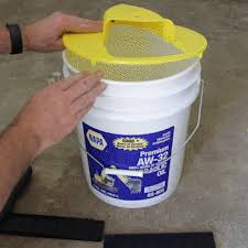 Set up a bucket trap outside if you want to catch multiple mice at a time. Flip N Slide Bucket Lid Mouse Trap Jarbom