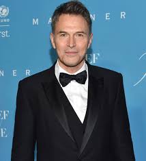 Tim Daly Shows Off New Hardware After Leg Surgery