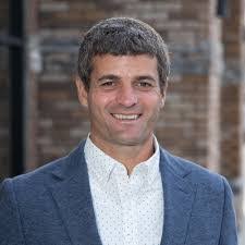 Derek Muhl's Instagram, Twitter & Facebook