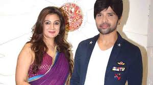 Himesh reshammiya news, gossip, photos of himesh reshammiya, biography, himesh himesh reshammiya is a 51 year old indian music producer born on 11th may, 1969 in bhavnagar, india. Himesh Reshammiya Wedding Who Is Himesh S Partner Sonia Kapoor Find Out Here Filmibeat Video Dailymotion