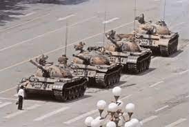 The official facebook page for jeff widener, photographer of the acclaimed tank man. Tank Man The Story Behind Jeff Widener S Iconic Photo Diy Photography