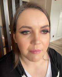 Monday makeup inspo! She had the prettiest light hazel eyes 👀 ❤️ So we  made em pop with a plum smoked eye shadow and lashes for daaaaayyyys!  #obsessed #smokeyeye #purple #hazeleyes #makeempop #