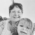 Gwen Plummer's Instagram, Twitter & Facebook