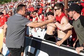 Wir sprechen über unseren lieblingsklub, diskutieren über die vergangenen spiele. Barrage So Litten Die Fc Aarau Fans Im Penalty Drama Gegen Xamax Watson
