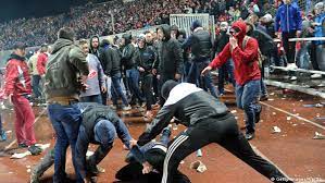 Dabei kann man hooligans bezüglich ihrer selbstkonzepte und motivationen in zwei gruppen einteilen. Russische Hooligans Prugeln Furs Vaterland Europa Dw 14 06 2016