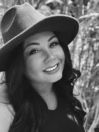 Erin Marr's Instagram, Twitter & Facebook