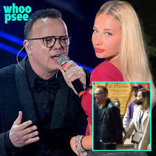 Dopo la fine della lunga storia d'amore con anna tatangelo (che ora ha voltato pagina e si è fidanzata con un altro collega, il rapper livio cori), il cantautore napoletano è stato paparazzato insieme alla sua nuova fiamma, la bellissima denise esposito. Gigi D Alessio Ecco Chi E La Nuova Fidanzata Whoopsee