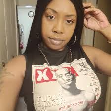 Lisha Evans's Instagram, Twitter & Facebook