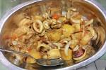 Hai mom kesempatan kali ini kita akan bahas ihwal  resep kuliner cumi kentang