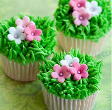 The fondant is what adds how to make traditional rolled fondant rolled fondant is considered as very reliable to work with. Best Tips On How To Soften Fondant Easily Don T Miss Out