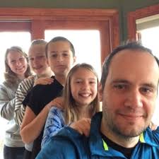 Daniel Mayernik (@mayernikd)