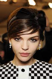 Louis Vuitton Spring 2013 Ready To Wear Fashion Show Medium Hair Styles For Women Hair Styles Bob Hairstyles For Fine Hair