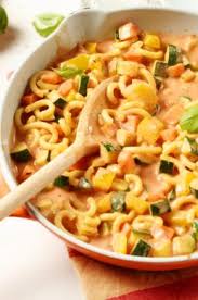 Maggi Rezeptidee Fuer Nudelpfanne Kunterbunt Nudelpfanne Nudel Gemuse Pfanne Rezepte