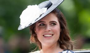 Jack brooksbank, 35, larked about on board with pals rachel zalis, maria buccellati, and erica. Princesa Eugenie Deixa Os Fas Reais Em Frenesi Com A Foto Do Rabugento Agosto Plu7