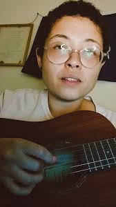 cantora daughter às vezes eu também quero tudo o que não posso ter e também  gostaria de ter ficado dentro da minha mãe e nunca ter saído , smother