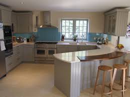 Kombinieren Sie Unsere Granit Arbeitsplatten Mit Holz Und Setzten Sie Damit Aufregende Kontraste Htt Grey Shaker Kitchen Shaker Style Kitchens Kitchen Design