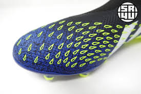 Master control with the ultimate in football and sporting technology, letting you live and breathe every moment on the pitch. Adidas Predator Freak 3 Laceless Superlative Pack Review Soccer Reviews For You