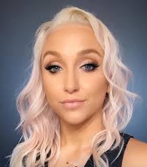 Holli Brown's Instagram, Twitter & Facebook