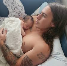 Why tf yall bigs stay in the paint when the other big hittin 3s ?? Guard ya  man