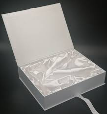 This feature also makes silver paper cosmetic rigid boxes versatile and unique, which is a great way to break free from the clutter of hundreds of cosmetic brands. China Luxury Hair Extensions White Book Shape Packaging Boxes With Silk Satin Insert China Customized Hair Boxes And Hair Extensions Paper Box Price
