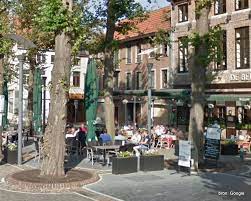 Hier vindt u alle handelaars gelegen in de markt te maaseik samen met alle contactgegevens en openingsuren. Maaseik Markt Putkast Nl