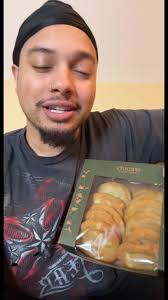 Let’s try some Macadamia Nut Cookies from Sprouts Farmers Market #cookies  #sprouts #tastetesting #foodreview #snacks #blackcreators  #blackcreatorsofinstagram #contentcreator
