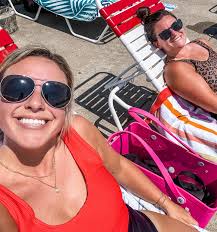 Becca Lowe (@beccaloweky) • Instagram photos and videos