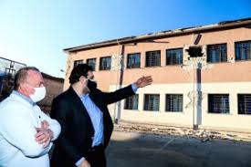 Οι μετασεισμοί συνεχίστηκαν όλη τη νύχτα. 2bx8leby1nqqem