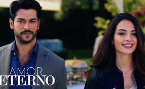 U ilk ijodini reklama roliklarda ishtirok etish bilan. Que Paso Con Los Protagonistas De Amor Eterno Kara Sevda