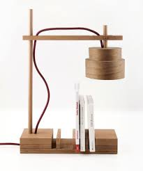 This is great for a kid's room because you will not have to worry about the lamp being bumped to the floor. 11 Creative Diy Wooden Lamps Decorating Ideas Buildecor Co Decoracao De Abajur Abajur De Madeira Candeeiros De Mesa