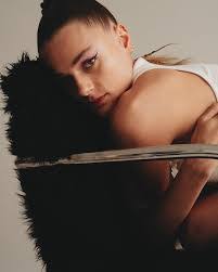 Tami Wells's Instagram, Twitter & Facebook