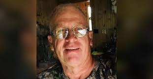 Lindsey Risinger's Instagram, Twitter & Facebook